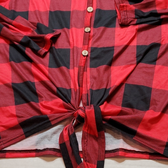Lounge shirt red black plaid tie front waist large - Picture 2 of 4